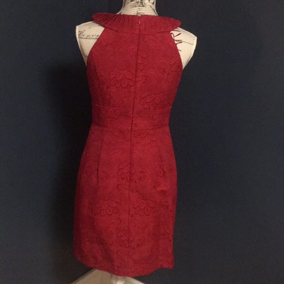 Red Dress - Picture 3 of 4